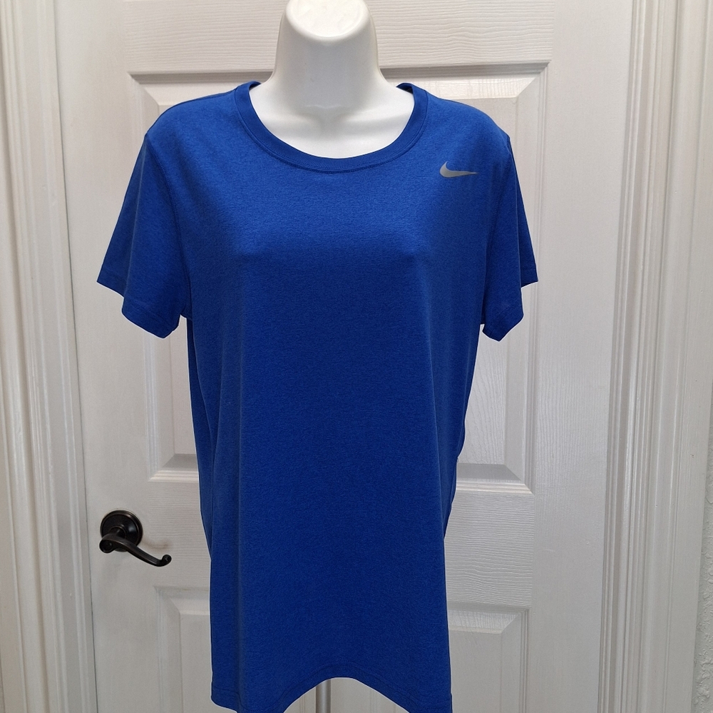 Nike Women's Blue T-Shirt